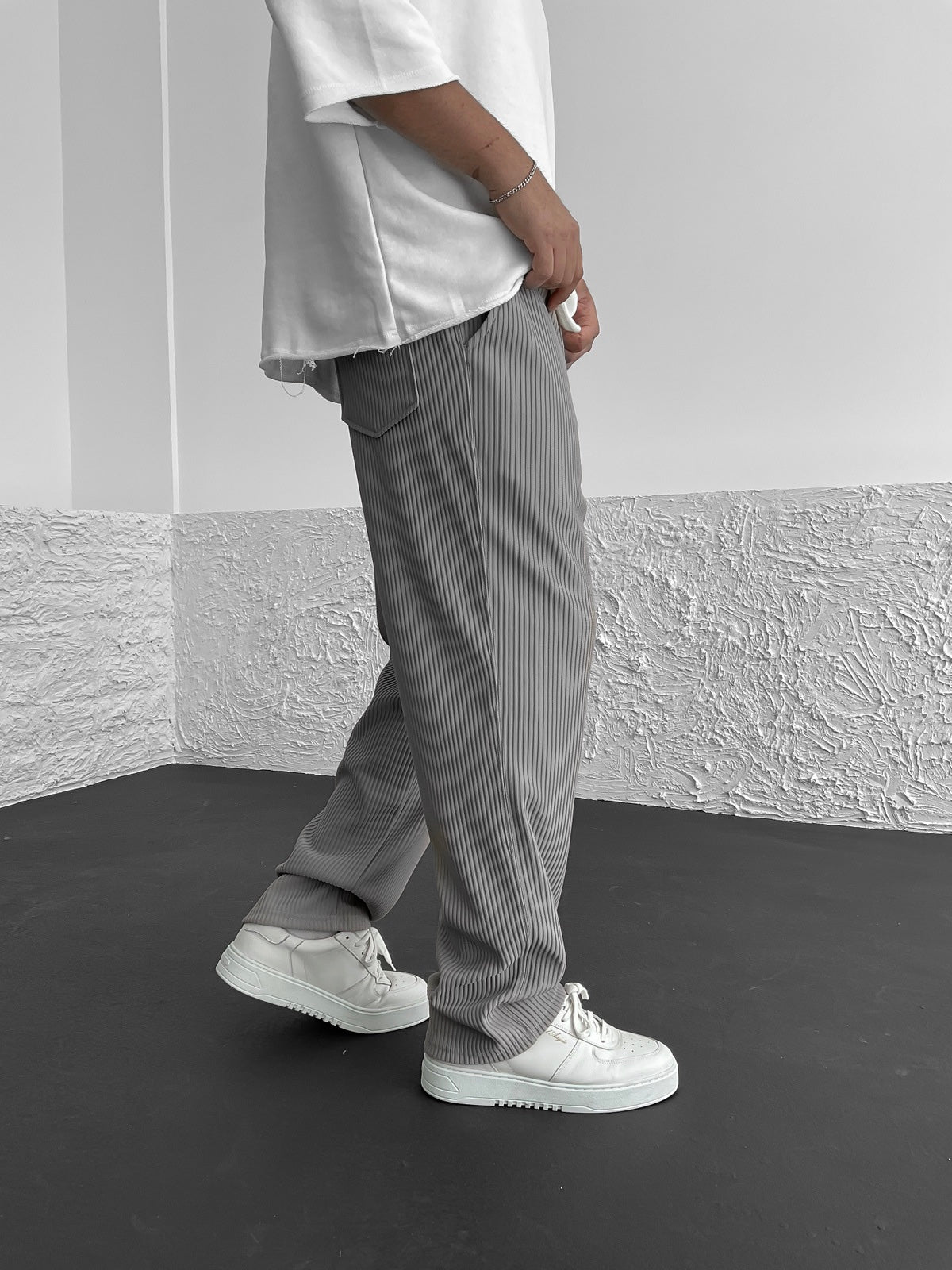 Men’s Ribbed Trousers | Elastic Waistband | Adjustable Drawstring | Relaxed Straight-Leg Fit