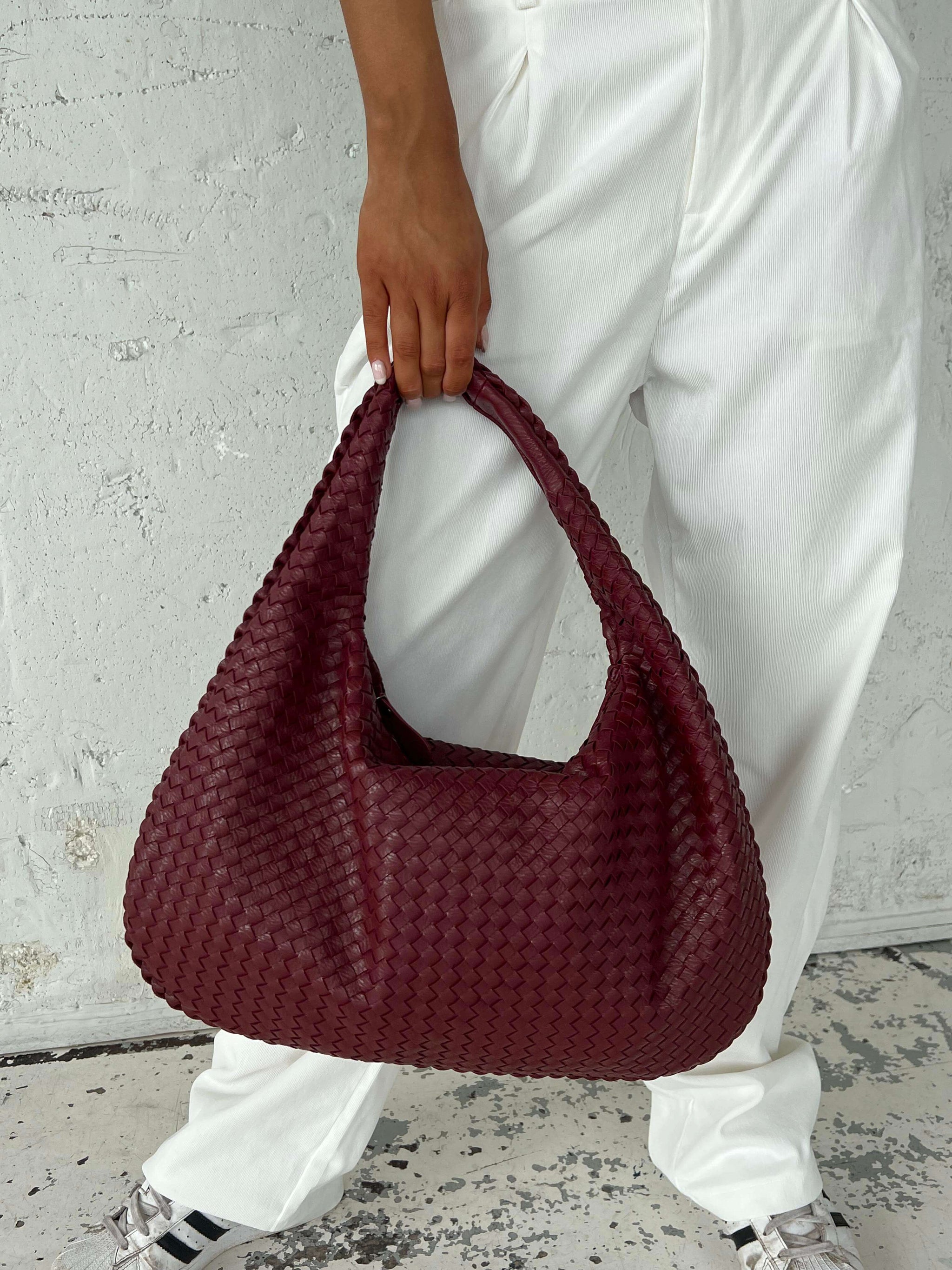 Large Everyday Tote Handbag | Spacious & Stylish | Elegant Design | Versatile Use