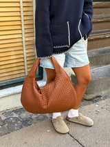 Large Everyday Tote Handbag | Spacious & Stylish | Elegant Design | Versatile Use