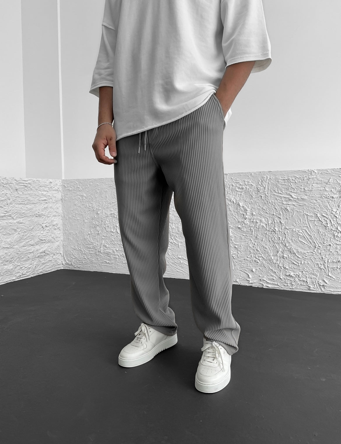 Men’s Ribbed Trousers | Elastic Waistband | Adjustable Drawstring | Relaxed Straight-Leg Fit